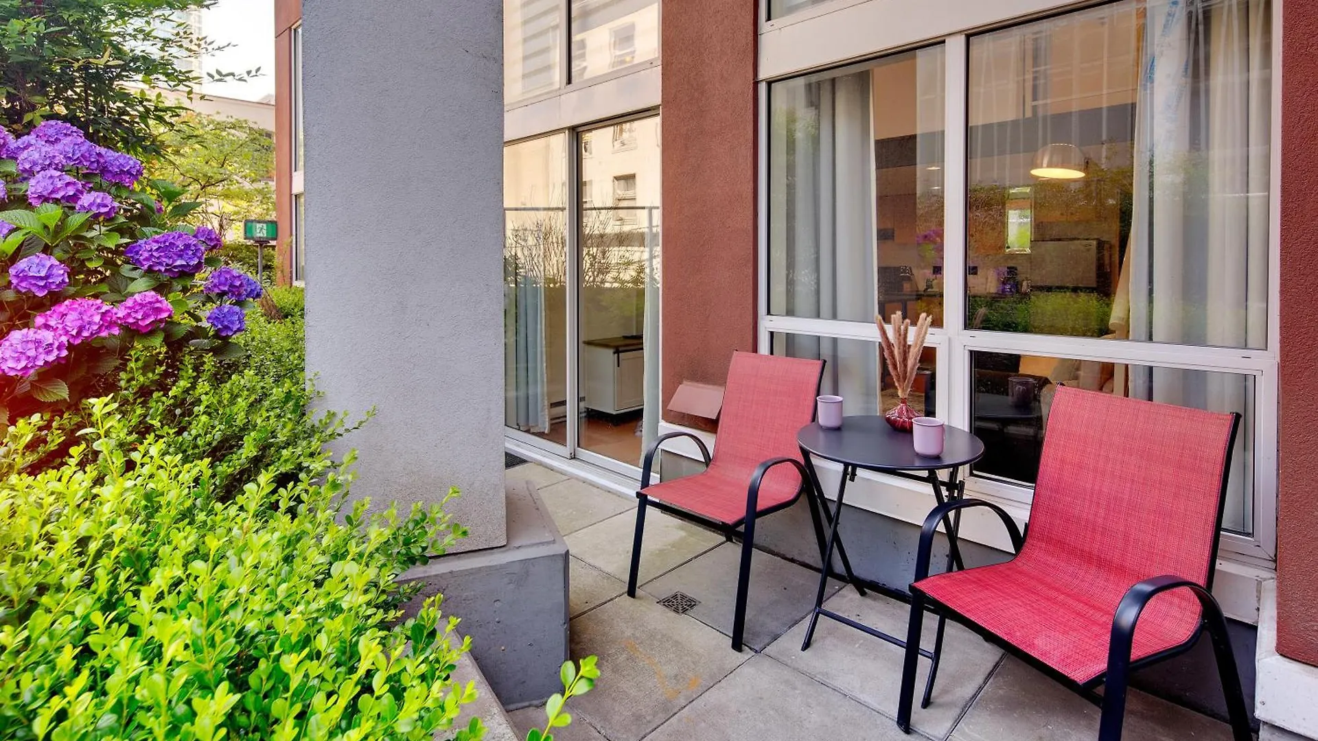 Apartmán Stylish Two-Story Loft With Rooftop Deck Vancouver Kanada