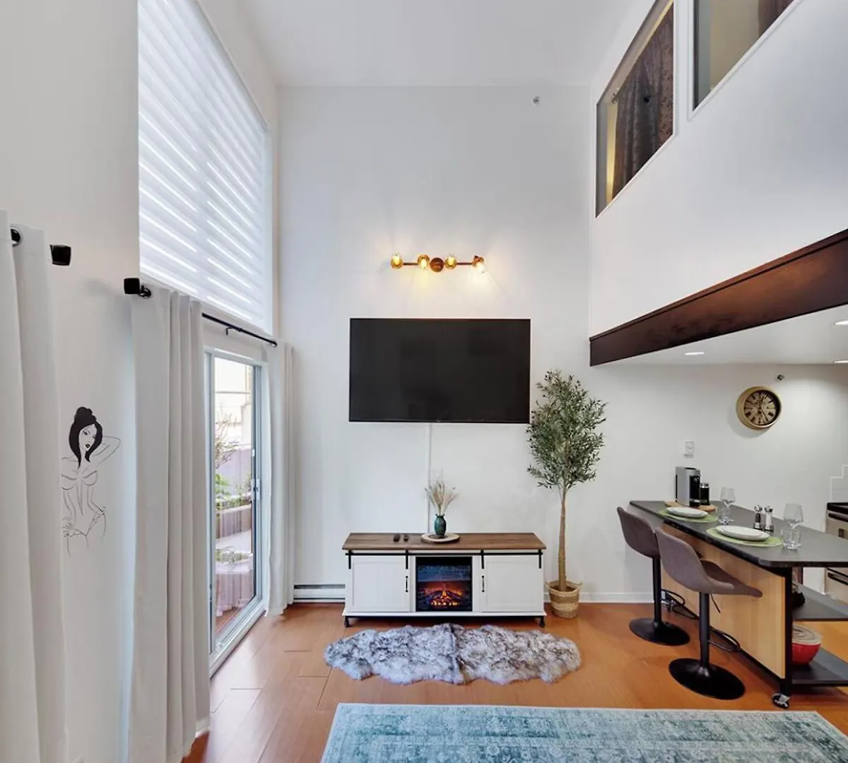 Apartment Stylish Two-Story Loft With Rooftop Deck Vancouver Canada