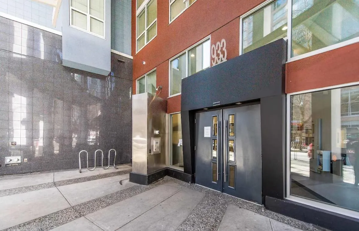 Apartment Stylish Two-Story Loft With Rooftop Deck Vancouver
