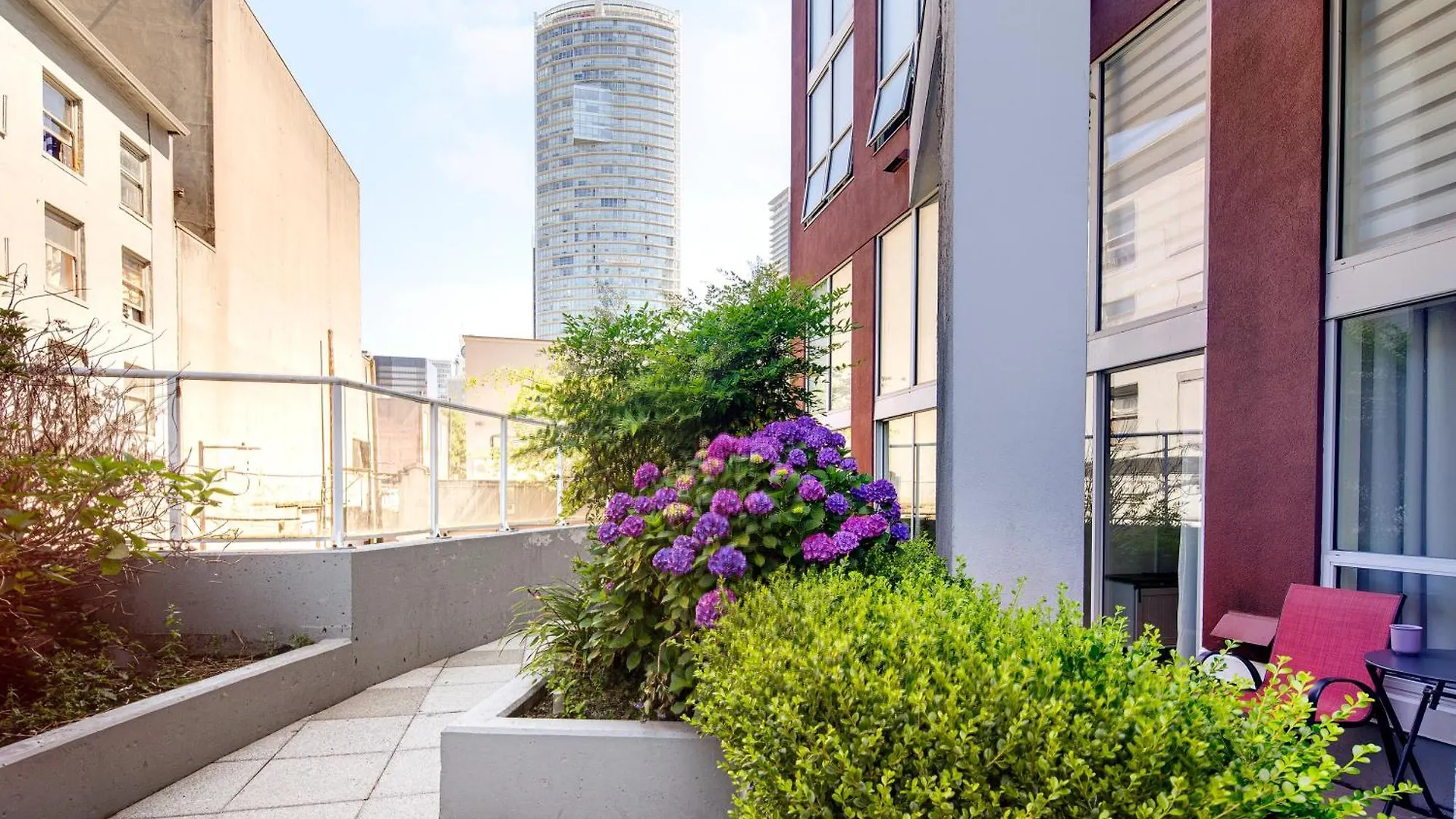 Apartment Stylish Two-Story Loft With Rooftop Deck Vancouver